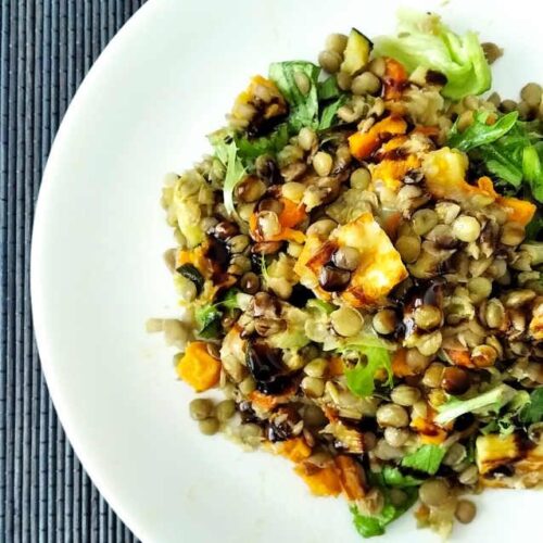 Ensalada de lentejas con verdura al horno