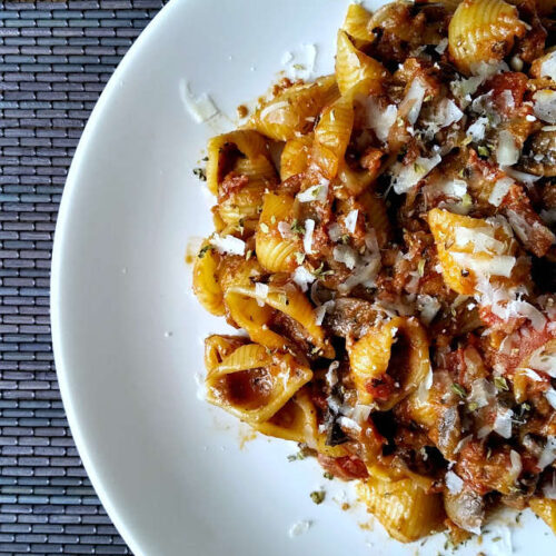 Pasta en salsa cremosa de tomate